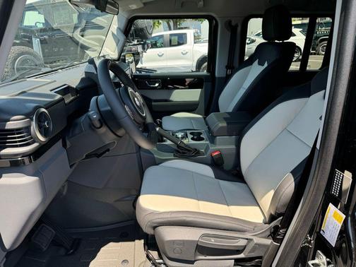 2025 INEOS Grenadier AWD