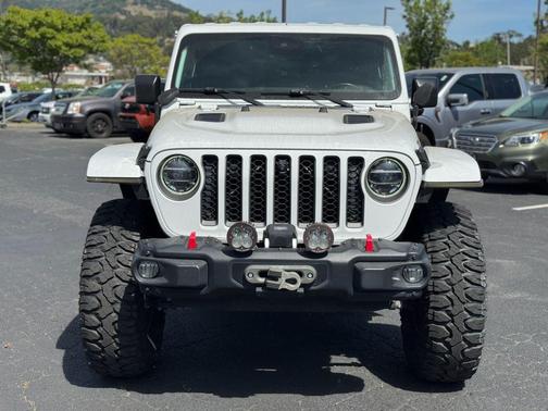 Bright White Clearcoat 2020 Jeep Gladiator Rubicon