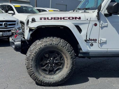 Bright White Clearcoat 2020 Jeep Gladiator Rubicon