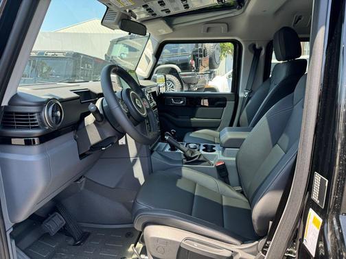 2025 INEOS Grenadier Fieldmaster