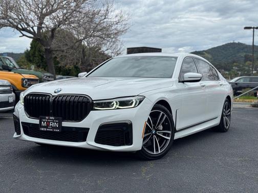 2021 BMW 740 740i