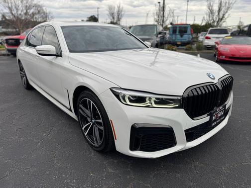 2021 BMW 740 740i
