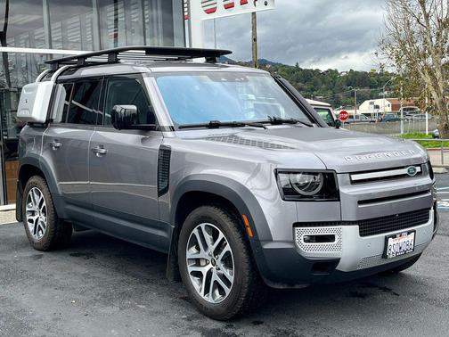 2020 Land Rover Defender 110 SE