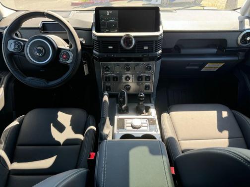 2025 INEOS Grenadier Fieldmaster