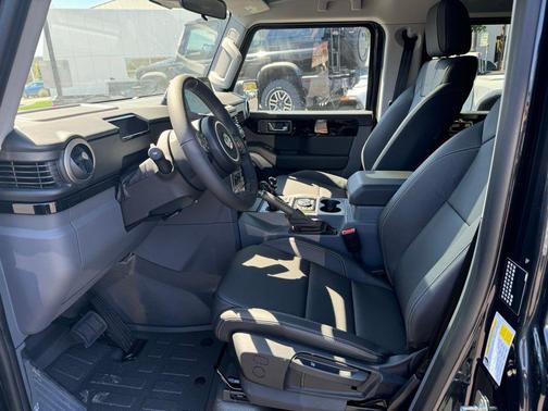 2025 INEOS Grenadier Fieldmaster