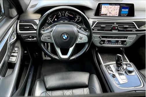 2019 BMW 740 740i