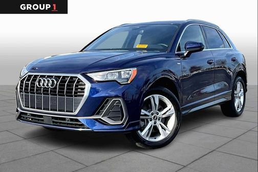 2022 Audi Q3 45 S line Premium