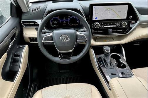 2024 Toyota Highlander Hybrid Platinum