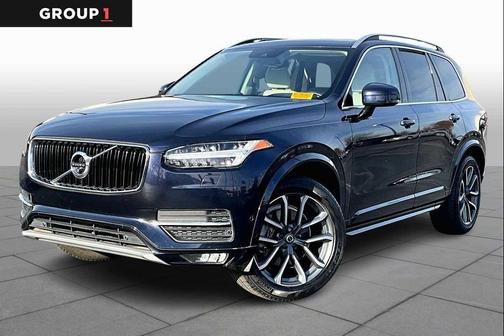 2016 Volvo XC90 T6 Momentum