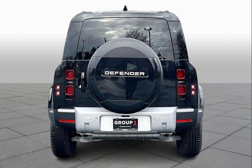 2024 Land Rover Defender 110 P400 S