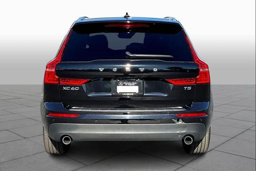 2021 Volvo XC60 T5 Momentum