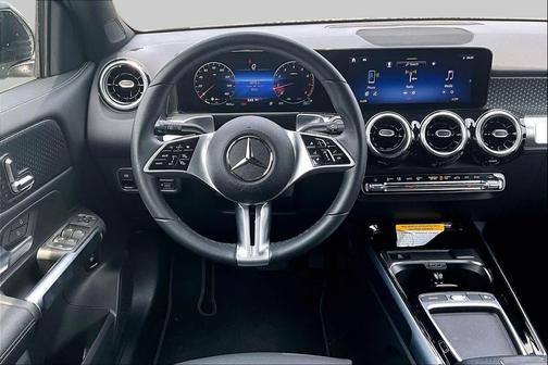 Night Black 2025 Mercedes-Benz GLB 250 Base