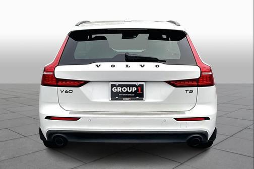 2020 Volvo V60 T5 Momentum