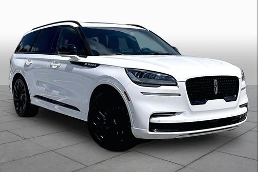 Pristine White Metallic Tri-Coat 2023 Lincoln Aviator Reserve