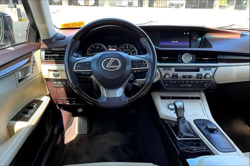 2017 Lexus ES 350 Base