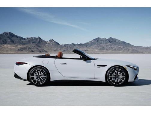 MANUFAKTUR Moonlight White Metallic 2026 Mercedes-Benz AMG SL 43 Base