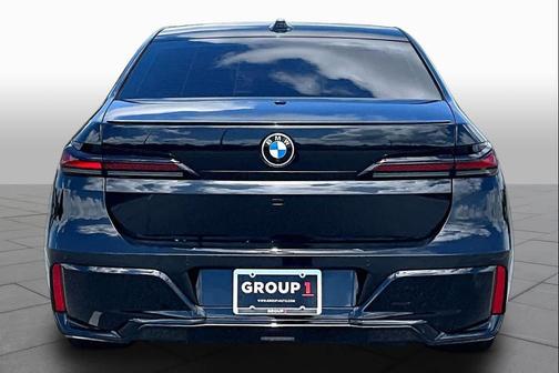 Black Sapphire Metallic 2023 BMW 740 i