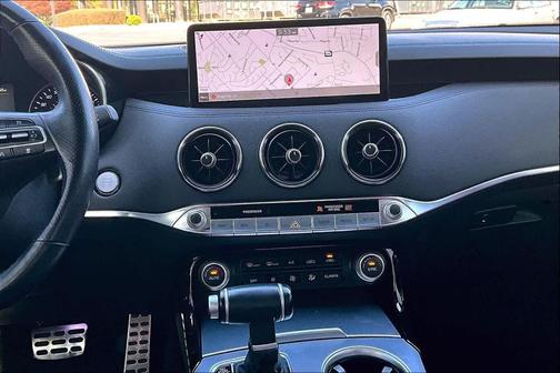 2022 Kia Stinger GT1