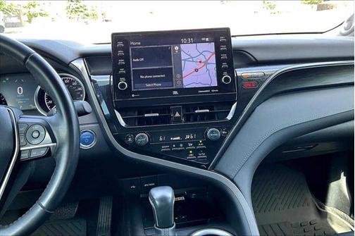 2022 Toyota Camry Hybrid XLE