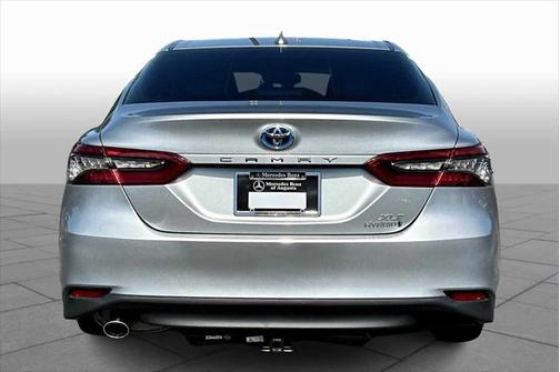 2022 Toyota Camry Hybrid XLE