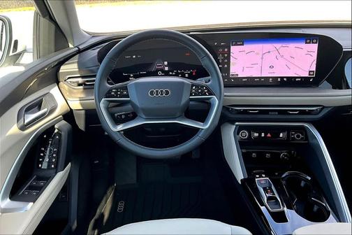 2025 Audi Q5 Premium TFSI quattro S tronic