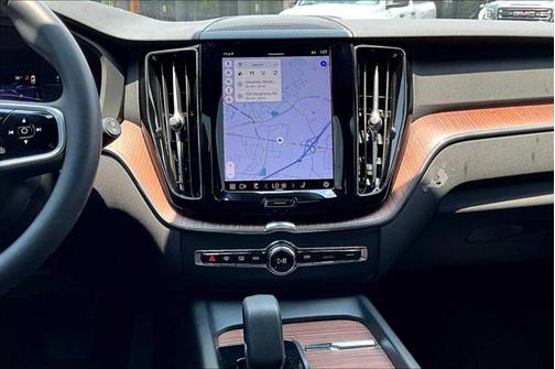 2023 Volvo XC60 B5 Plus Dark Theme