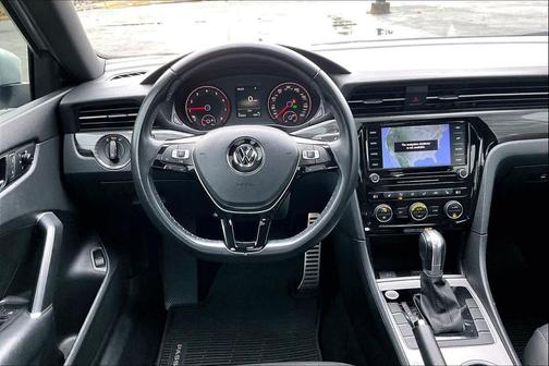 2021 Volkswagen Passat 2.0T R-Line