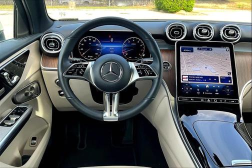 2025 Mercedes-Benz GLC 300 4MATIC