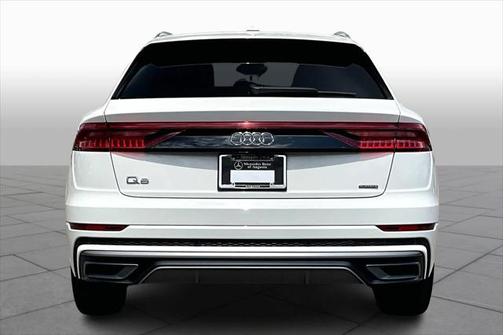 2022 Audi Q8 55 Premium Plus