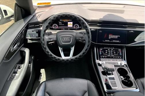 2022 Audi Q8 55 Premium Plus