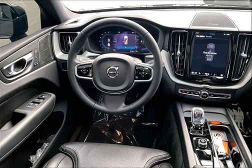 2024 Volvo XC60 Recharge Plug-In Hybrid T8 Ultimate Black Edition