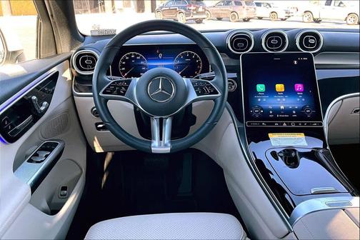 2025 Mercedes-Benz GLC 300 4MATIC
