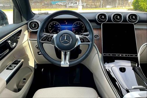 2025 Mercedes-Benz GLC 300 4MATIC