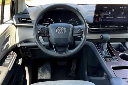 2024 Toyota Sienna LE