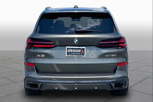 Manhattan Green Metallic 2026 BMW X5 sDrive40i