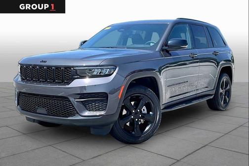 Baltic Gray Metallic Clearcoat 2023 Jeep Grand Cherokee Altitude