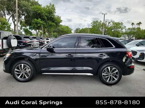 Mythos Black Metallic 2023 Audi Q5 45 S line Premium Plus