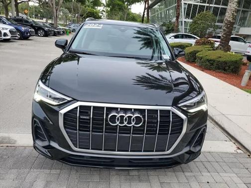 2024 Audi Q3 Premium 45 TFSI S line quattro Tiptronic