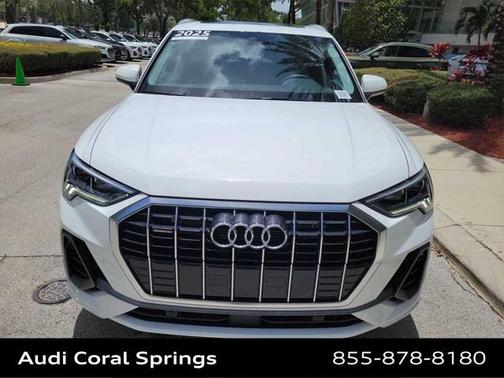 2025 Audi Q3 Premium 45 TFSI S line quattro Tiptronic