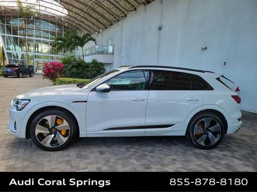 2022 Audi e-tron Premium Plus quattro