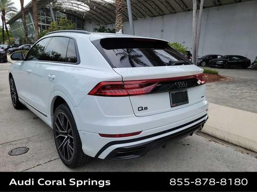 Glacier White Metallic 2023 Audi Q8 55 Premium Plus