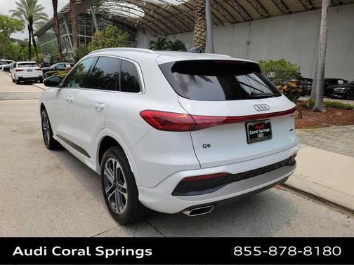 Glacier White Metallic 2025 Audi Q5 2.0T quattro Premium