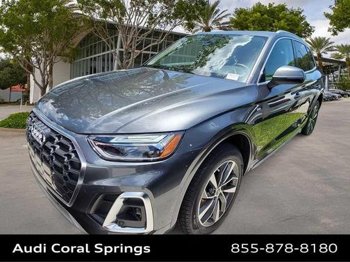 Daytona Gray Pearl Effect 2024 Audi Q5 45 S line quattro Premium