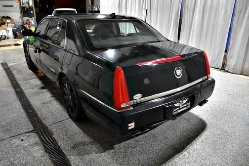 Black 2009 Cadillac DTS 1SD