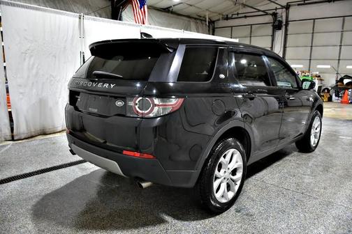 Black 2018 Land Rover Discovery Sport HSE