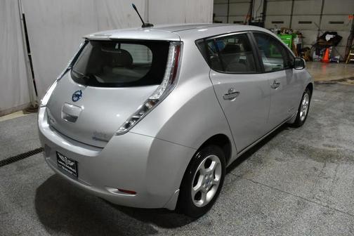 Silver 2013 Nissan Leaf S