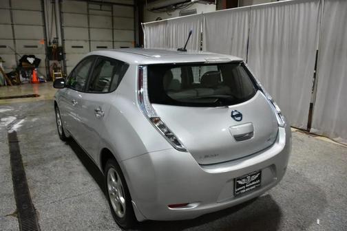 Silver 2013 Nissan Leaf S