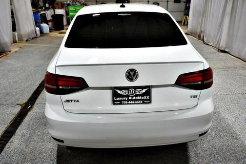 White 2016 Volkswagen Jetta 1.8T Sport