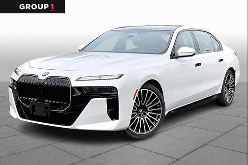 Mineral White Metallic 2026 BMW 740 740i