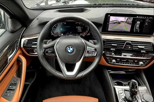 2022 BMW 530 i